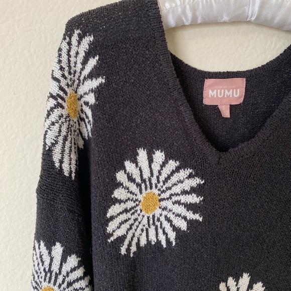 Show Me You MuMu Hug Me Sweater Daisy Love Knit - Picture 3 of 7